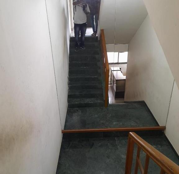 酒店 Atithi Lodging & Boarding By Wb Inn