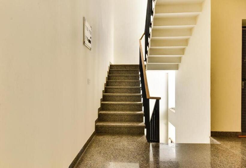 ホテル Oyo 90099 Grand Beach