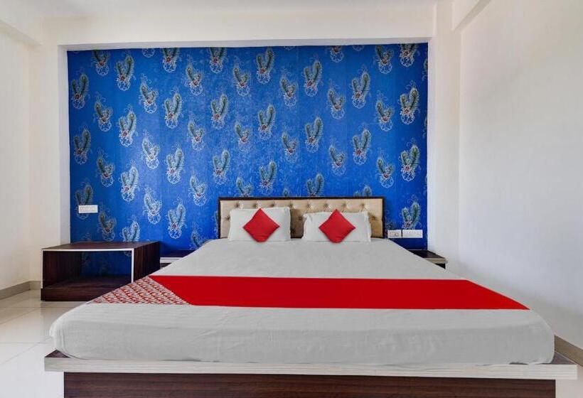 ホテル Oyo 90099 Grand Beach