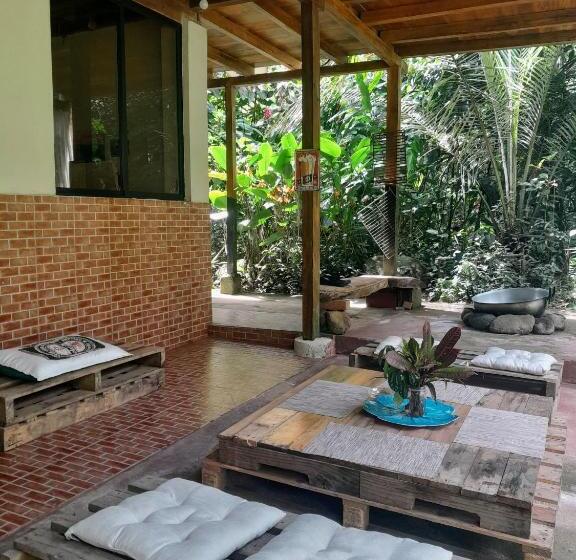 هتل The Temple Ii, Mindo