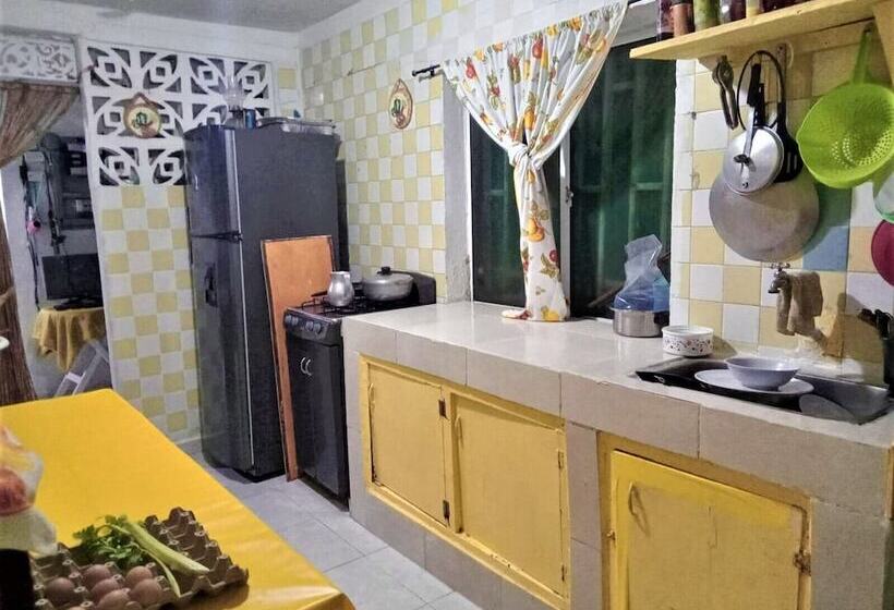 پانسیون Room In House   Posada Nativa Green Sea San Luis