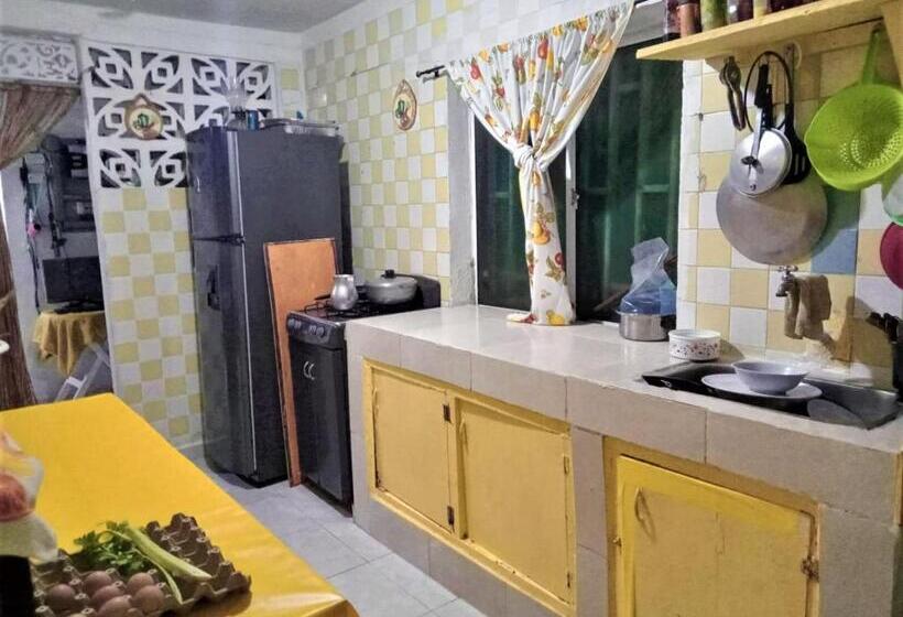 پانسیون Room In House   Posada Nativa Green Sea San Luis