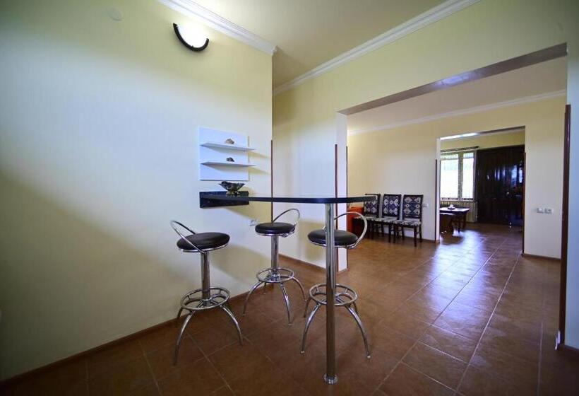پانسیون Sevan Tarsus Guesthouse
