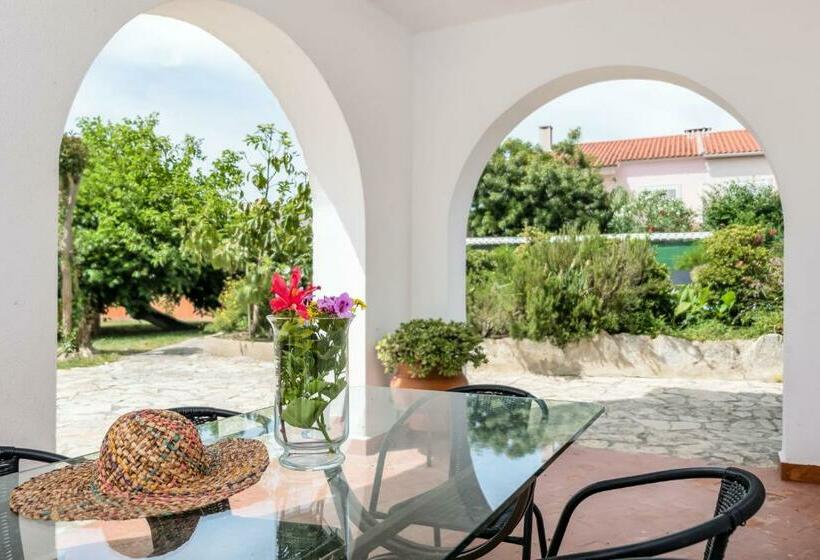 بنسيون Vip House   Pool & Beach In Caparica
