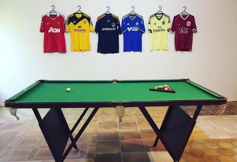 住宿加早餐  By The Lake