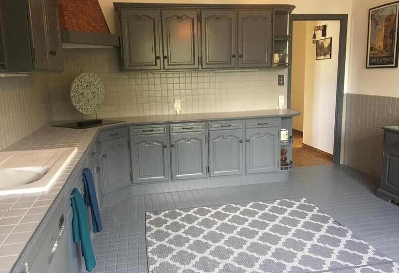 住宿加早餐  By The Lake