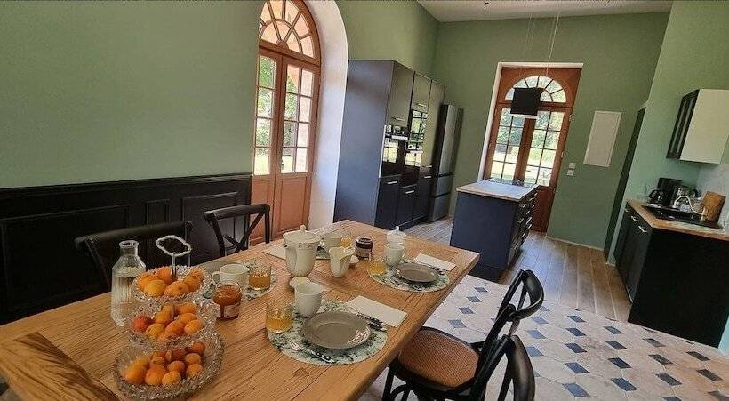 ベッドアンドブレックファースト Les Ecuries Du Château De Brumare