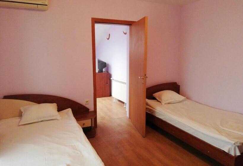 فندق Bar & Guests Room Ela
