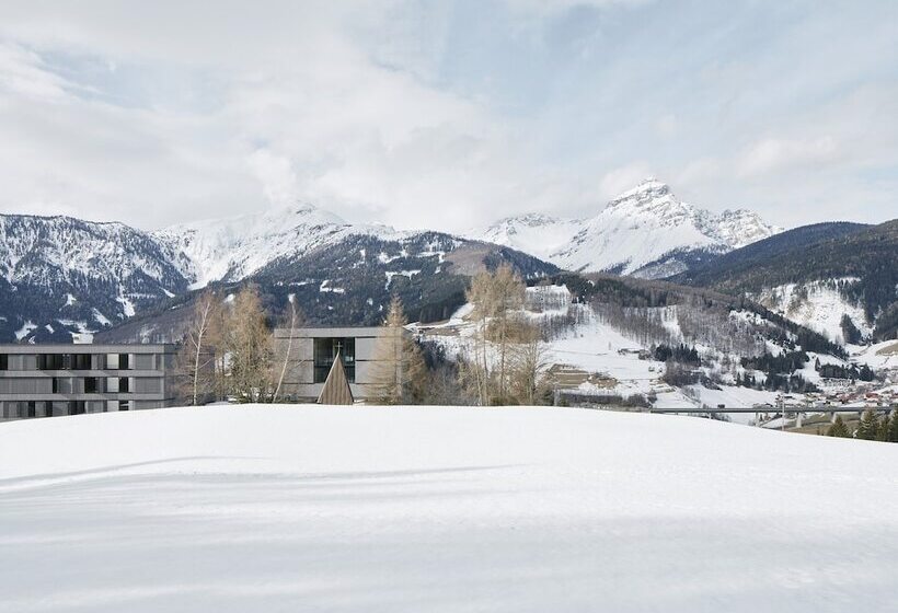 Отель St Michael Alpin Retreat