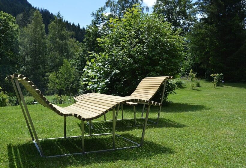 Отель St Michael Alpin Retreat