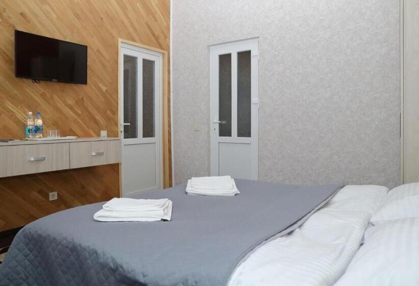 فندق Lastivka Guest House