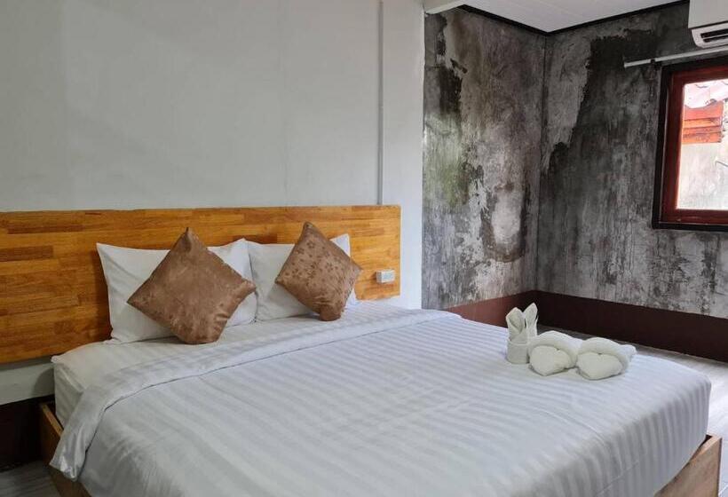 בית מלון כפרי Mookboonchu Guesthouse ,kohmook Trang