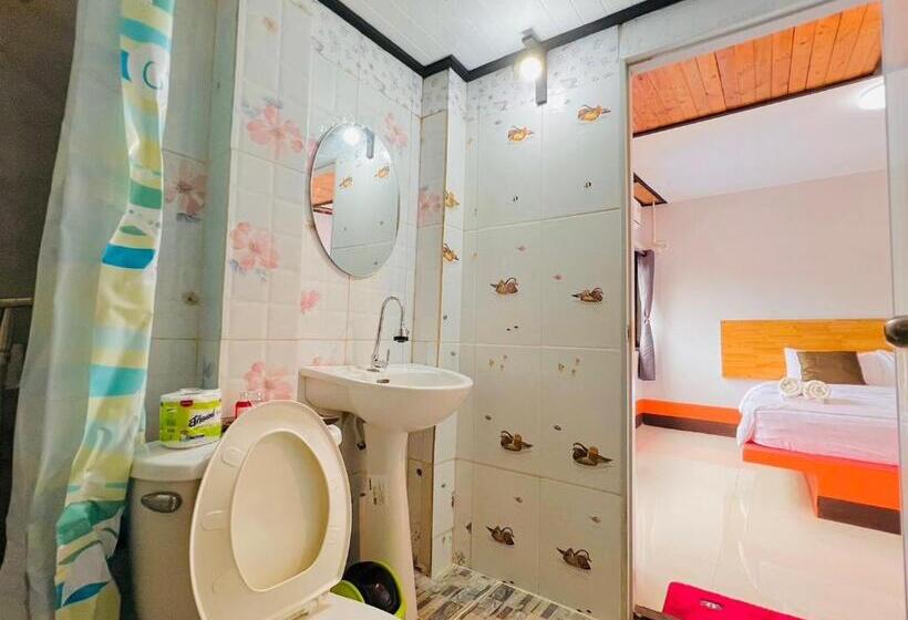 בית מלון כפרי Mookboonchu Guesthouse ,kohmook Trang