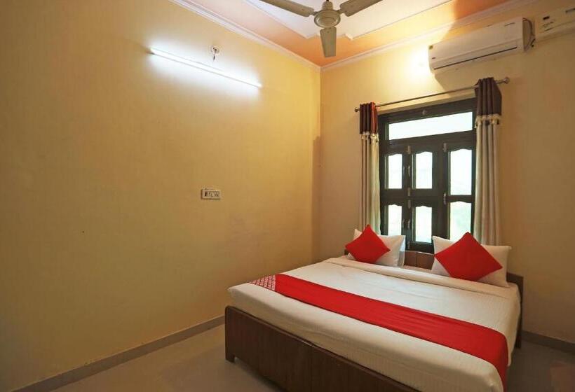 בית מלון כפרי Oyo 62761  Daksh