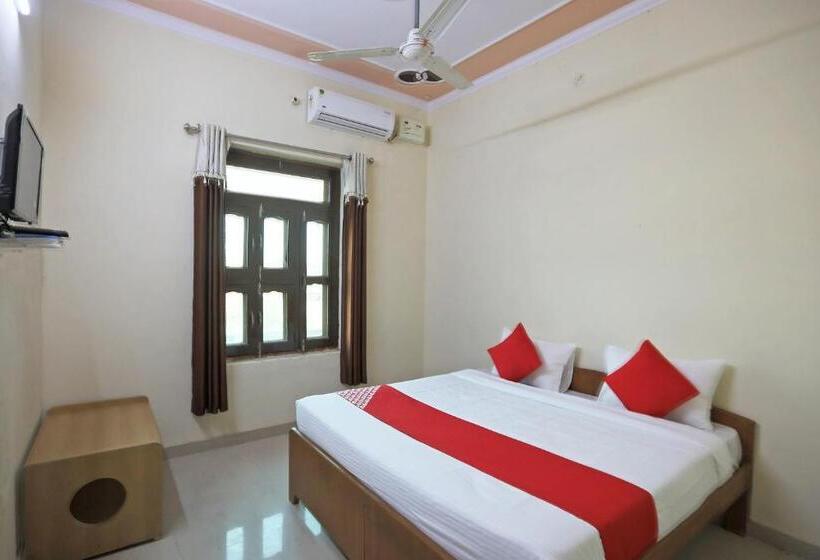 בית מלון כפרי Oyo 62761  Daksh