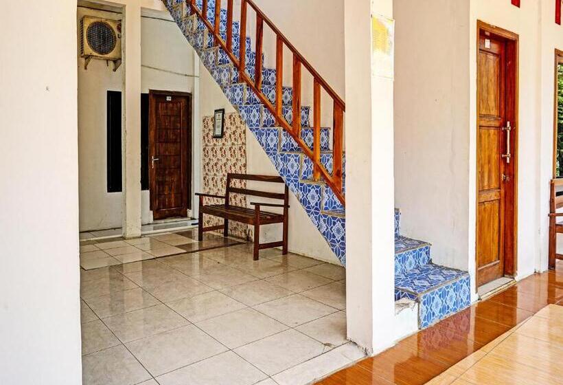 ホテル Oyo 92021 Dua Putra Homestay Klayar