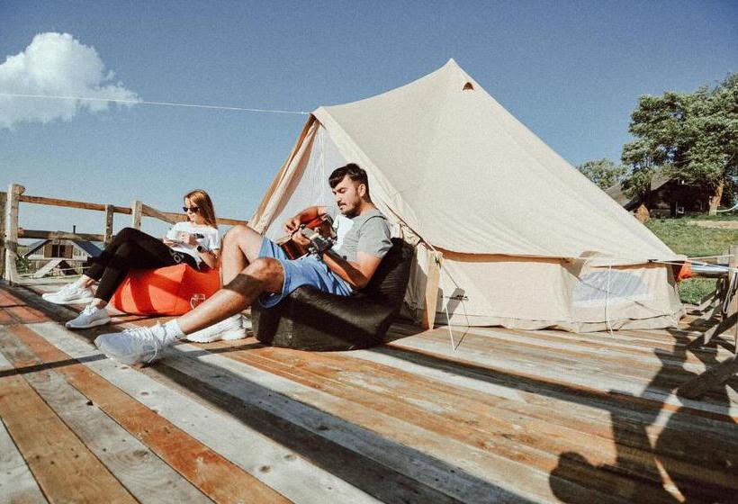 Ursa Mica Glamping Resort