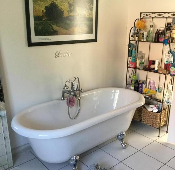 تختخواب و صبحانه Hurstbourne