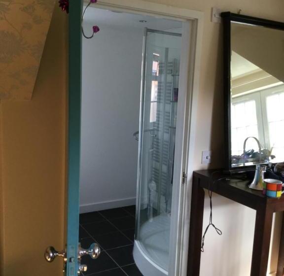 تختخواب و صبحانه Hurstbourne