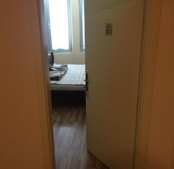 Bed & Breakfast Karavan