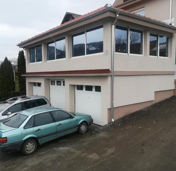 مُتل Karavan 123