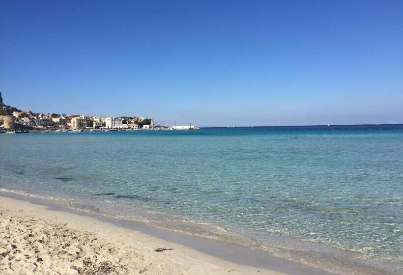 پانسیون Domus Orestea Luxury Suites