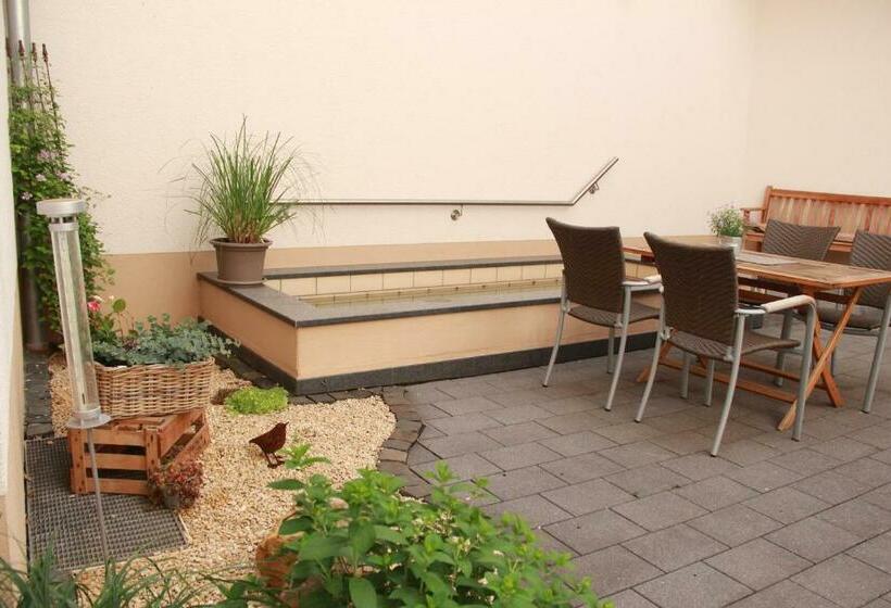 ペンション Weingut Und Gästehaus Holger Alt