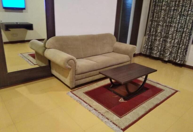 Shilpi Hill Resort