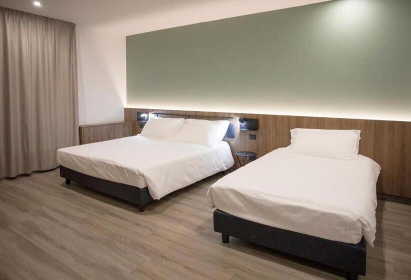 Отель Moody Smart & Comfy