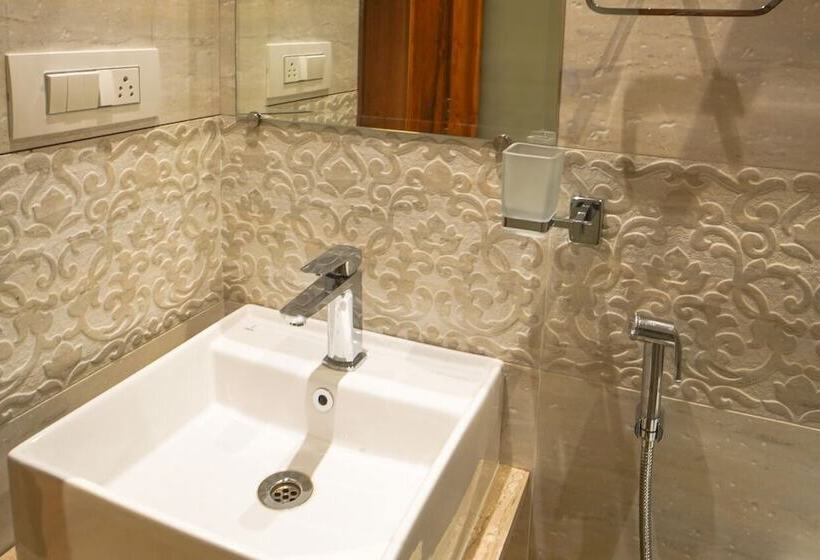 Hotel Treehouse Mars Beach Cottages