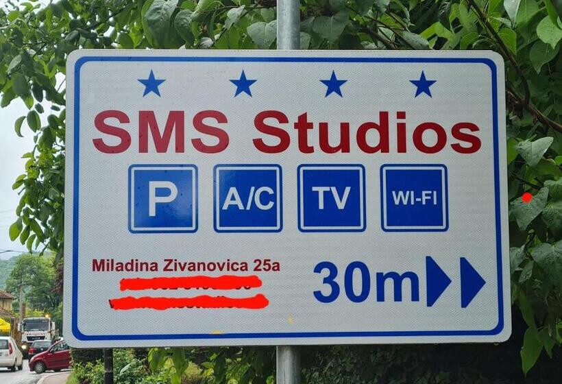 تختخواب و صبحانه Sms Studios