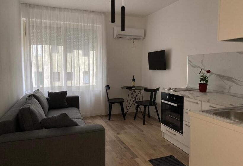 Myslym Shyri S Apartments