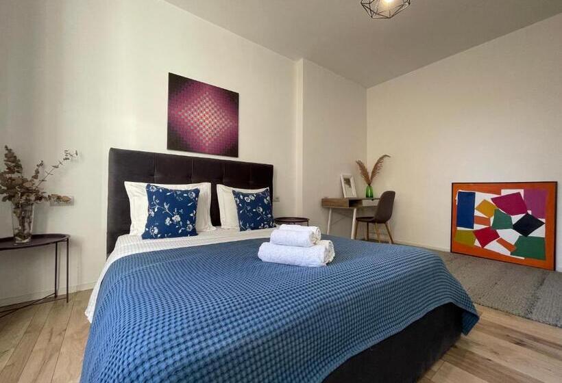 Myslym Shyri S Apartments