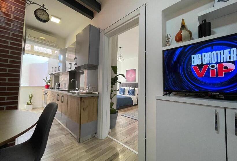 Myslym Shyri S Apartments