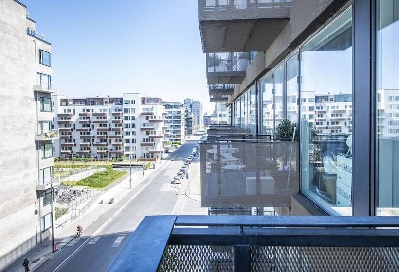 هتل The Pier Apartments By Daniel&jacob S