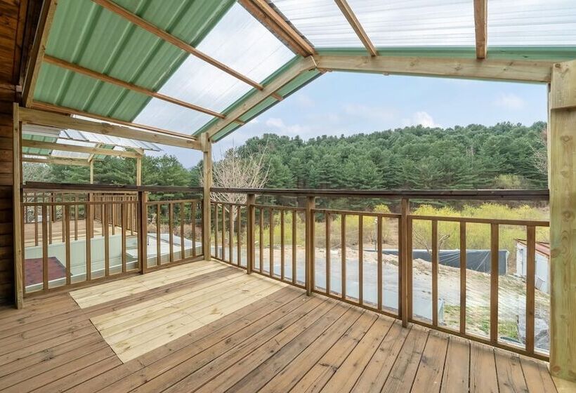 Hotel Gapyeong Tori Spa Pension