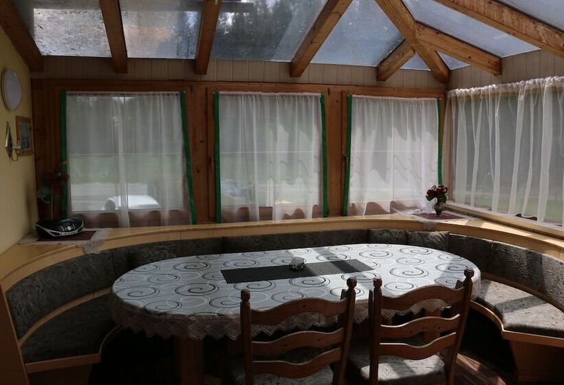 ホテル Zur Alpenruhe