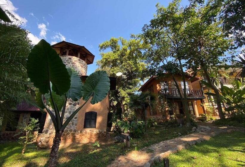 هتل Little Eden Guesthouse