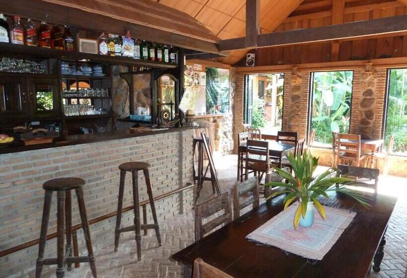 هتل Little Eden Guesthouse