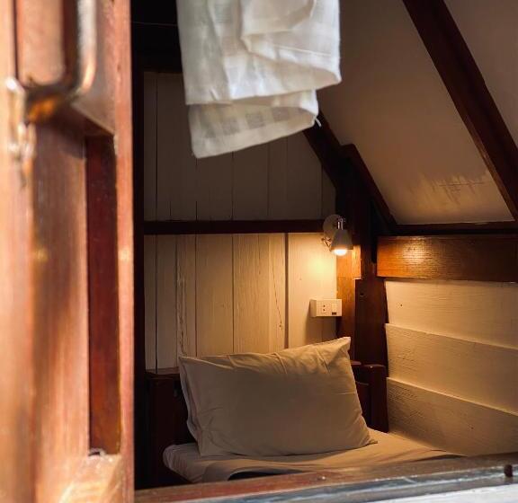 هتل Little Eden Guesthouse