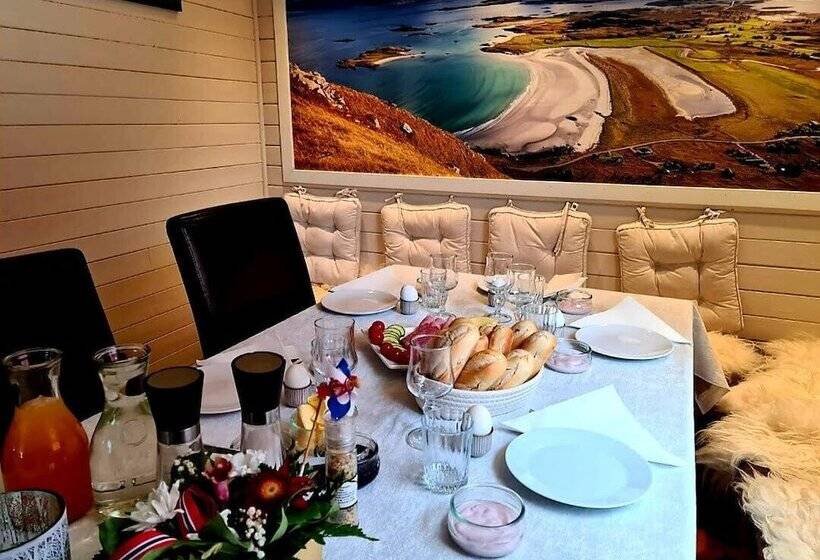 בית מלון כפרי Lydersen Rorbuer Hostel And Apartments Kvalvika And Rytten