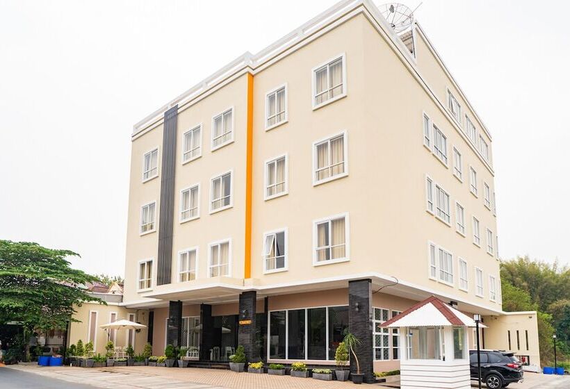 Отель Formerly Reddoorz Plus Near Teras Kota 3