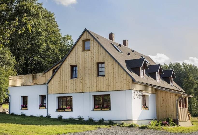 Отель Bohemian Cottage