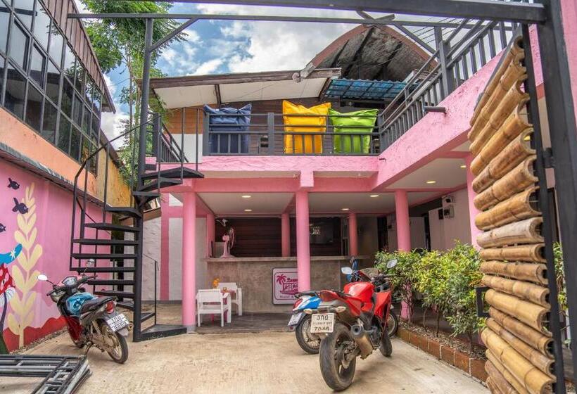 هتل K Bunk Hostel Pai Walking Street