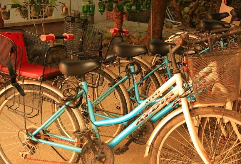 هتل 嘉義竹崎白樹腳驛棧萬坪生態包棟烤肉親子民宿