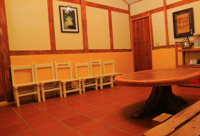 هتل 嘉義竹崎白樹腳驛棧萬坪生態包棟烤肉親子民宿