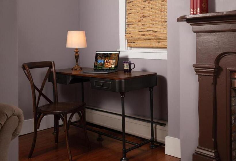 مبيت وإفطار Rosemont Inn