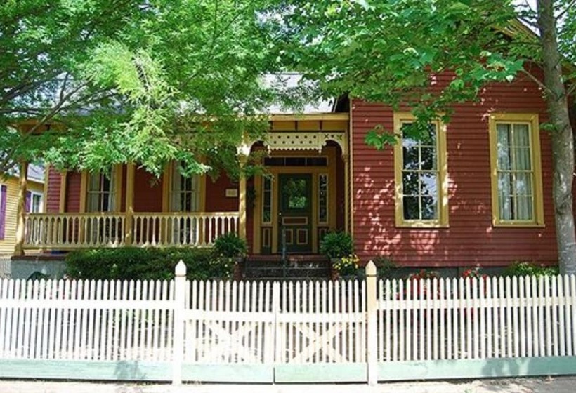 تختخواب و صبحانه Rothschild Pound House Inn