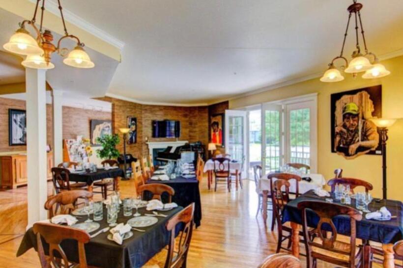 צימר The Currier Inn