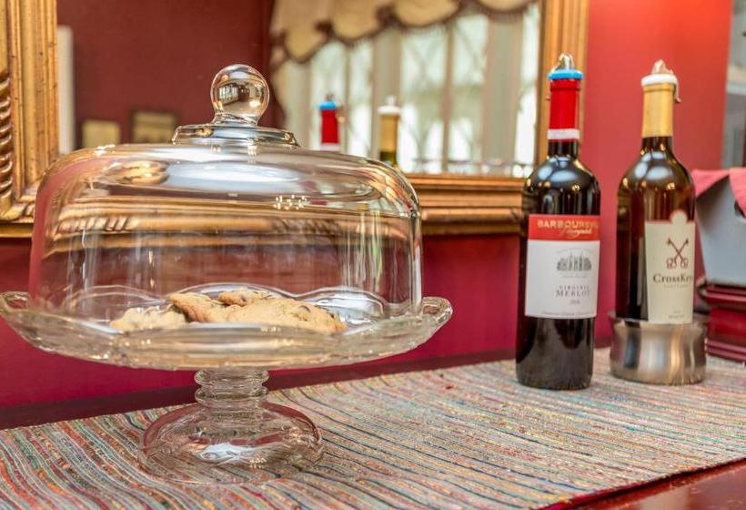 Holladay House Bed And Breakfast